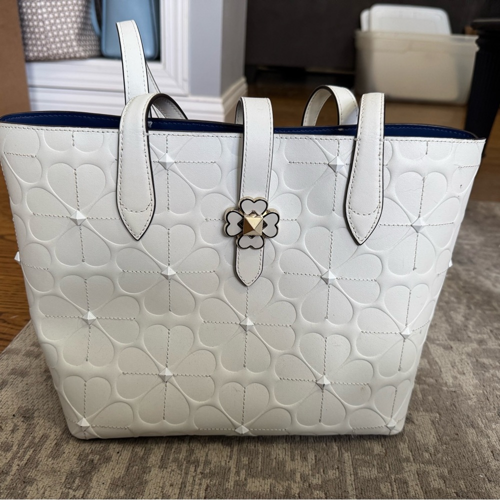 Kate spade ♠️ Flower embossed medium tote! 
Excellent condition